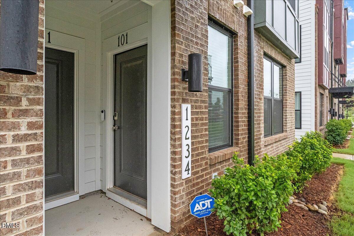 1234 Coach Station Alley 101