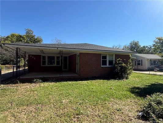 805 HEMLOCK DR, FAYETTEVILLE, NC 28304 - Image fc1abcc534b95fc4201066a0d2c2891e/957925843