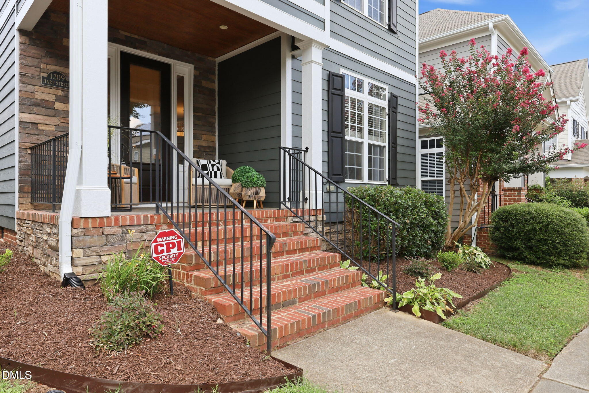 1209 Harp Street