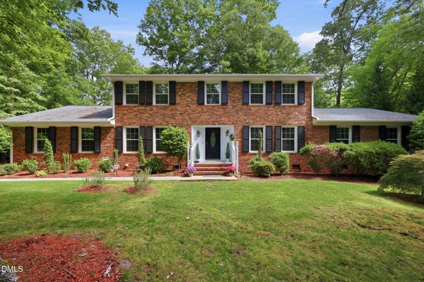 100 MORAY CT, CARY, NC 27511 - Image fcdf1fa30214e3cea1c4b7367dc5a49b/1592197137