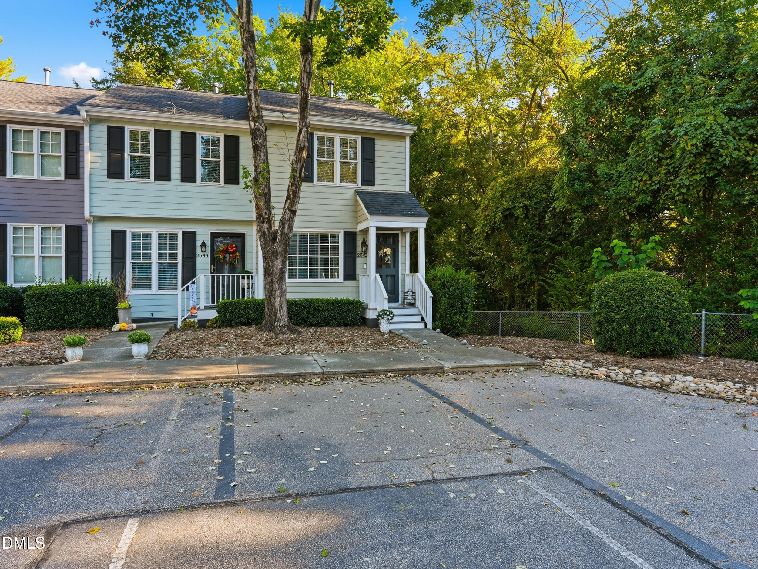 2542 Noble Road