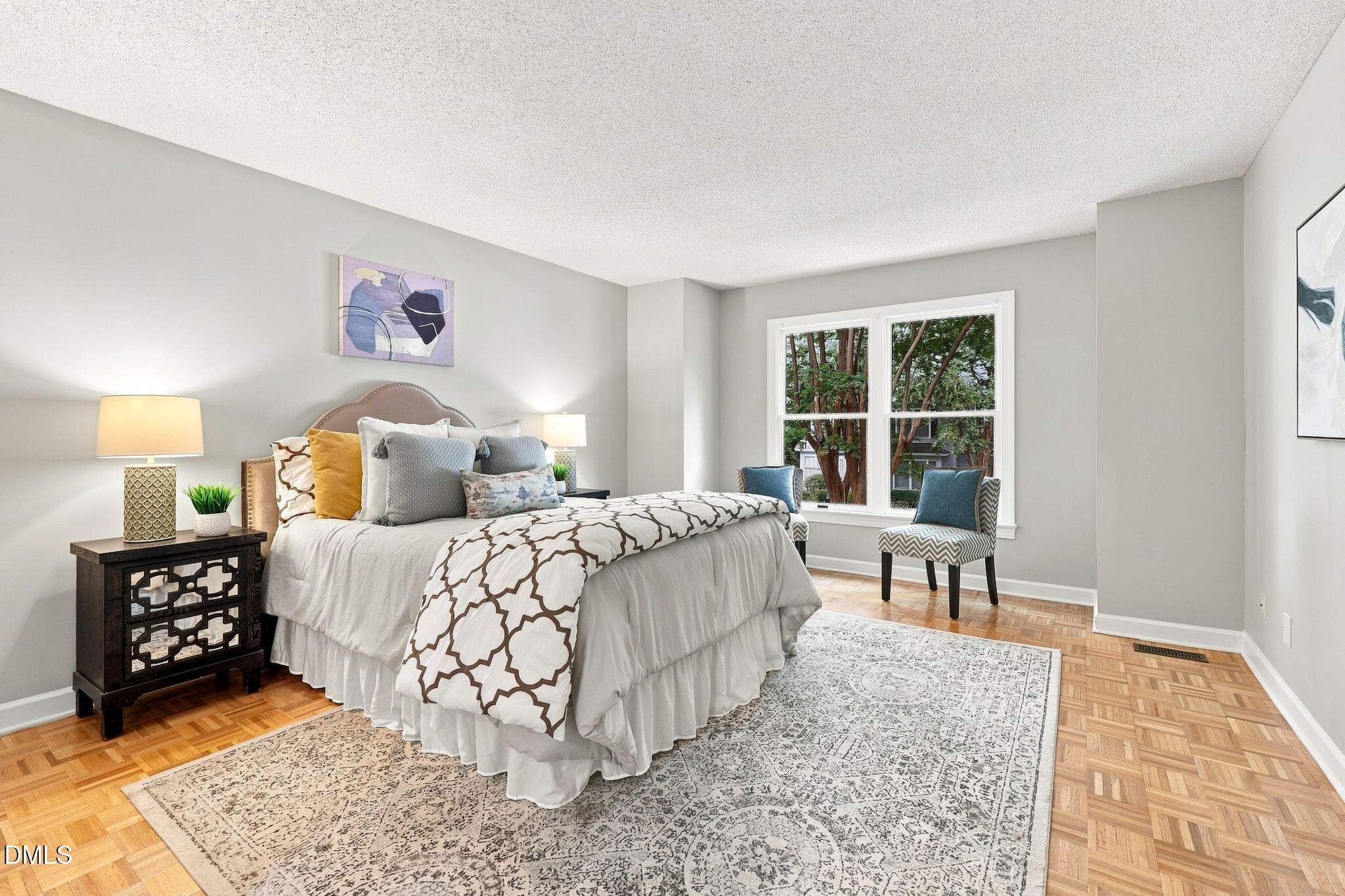552 Weathersfield
