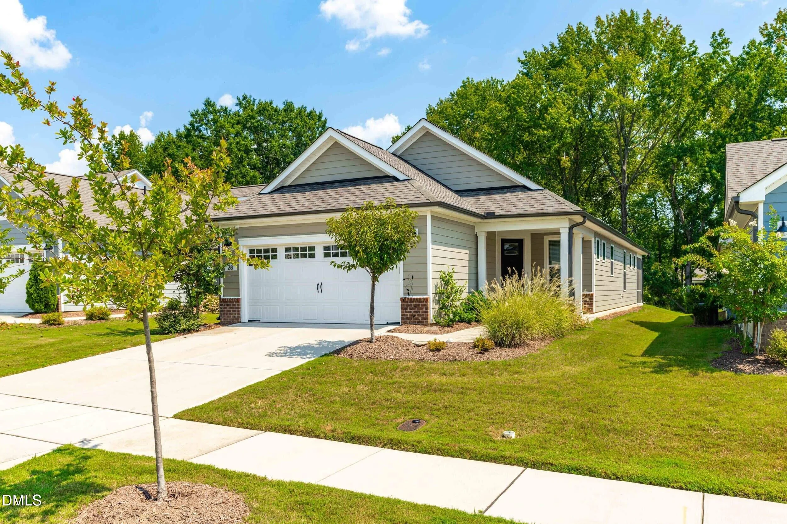 28 N Brookhollow Way