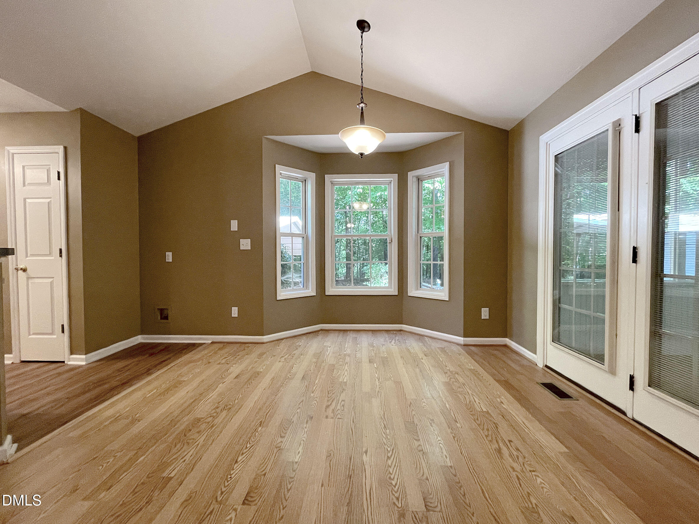 10 Beechnut Court