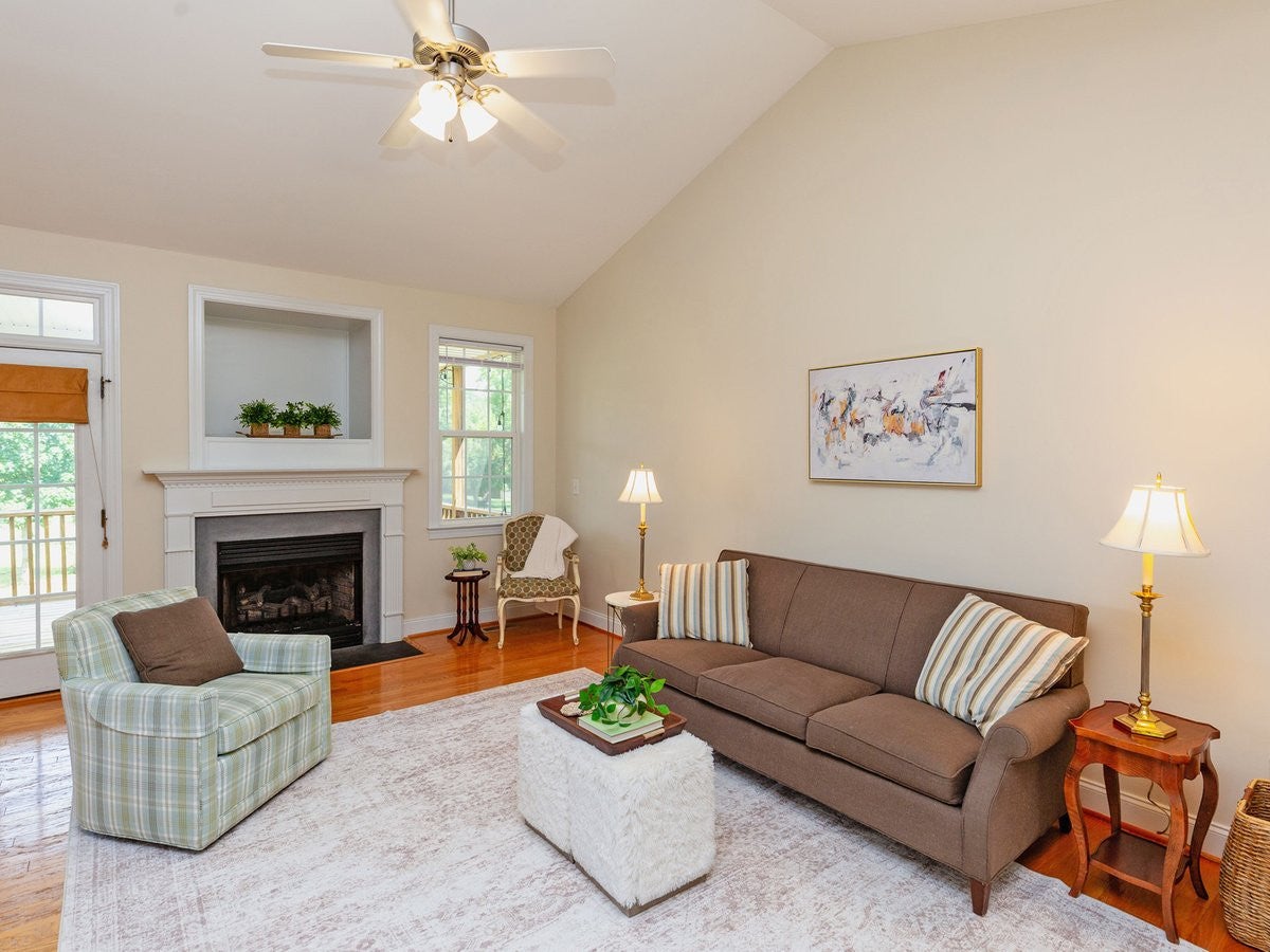 75 Glen Oaks Drive