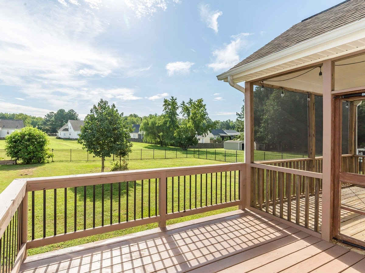 75 Glen Oaks Drive