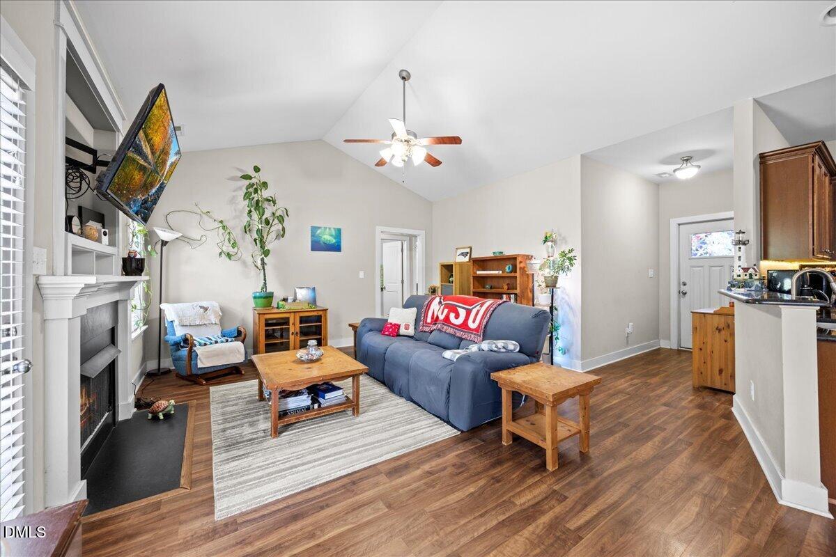 33 Wood Green Drive