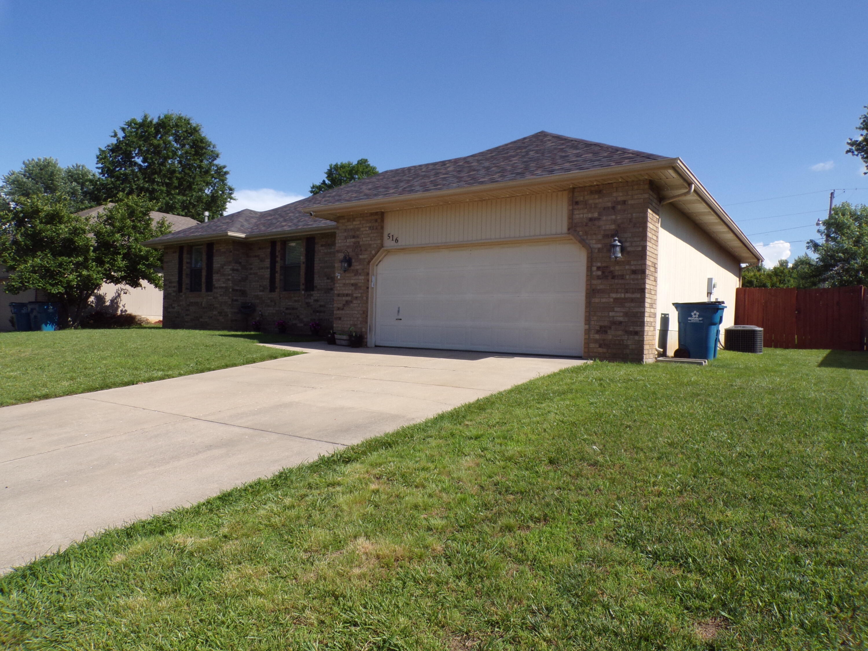 516 E Slim Wilson Boulevard