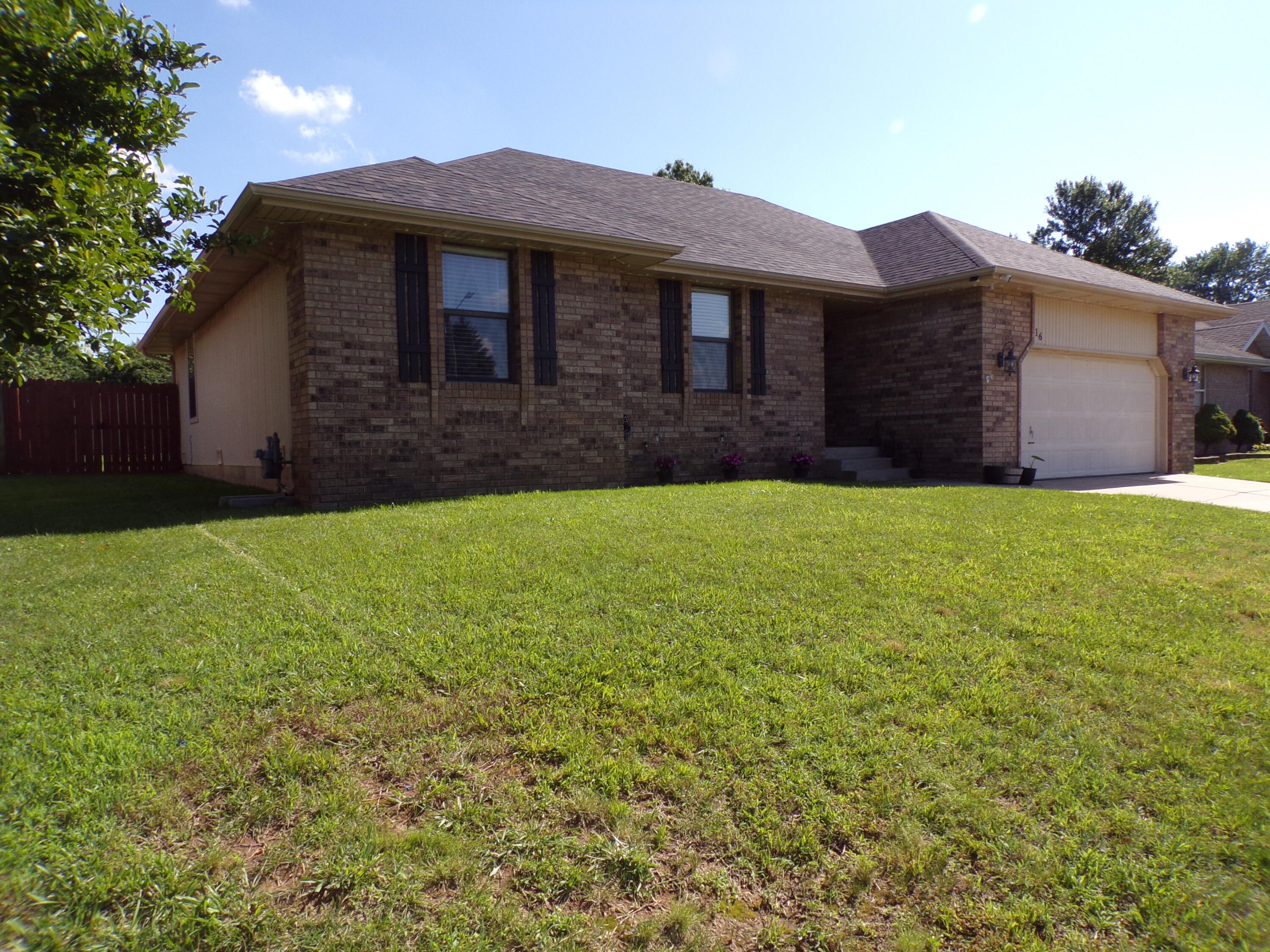 516 E Slim Wilson Boulevard