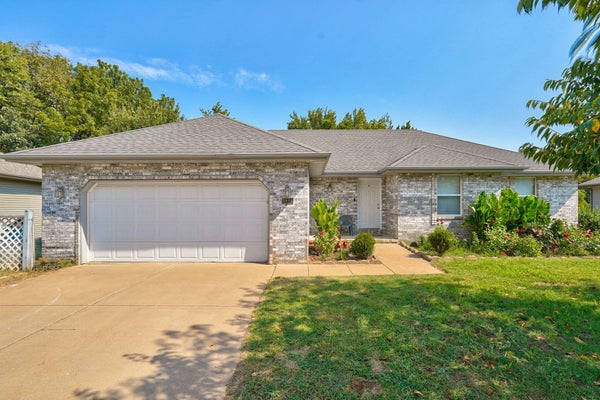 3821 W LARK ST, SPRINGFIELD, MO 65810 - Image 035e2bf27d7078a519321d9c41c0fc0a/1572057751