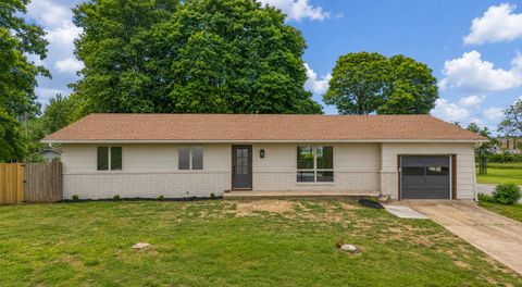 Photo of 1175 Lincoln Avenue, West Plains, MO 65775 (MLS # 60323986)