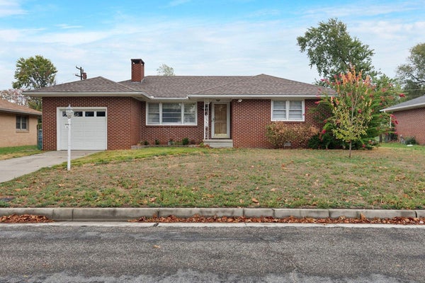 3015 MISSOURI AVE, JOPLIN, MO 64804 - Image 0828db0249d4264c17b8372aafc2ce0d/2085404281
