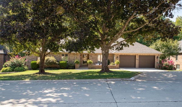 5115 S CASTLEWOOD DR, SPRINGFIELD, MO 65804 - Image 0a137cf35a3f37d806f369ae189634ae/36115466