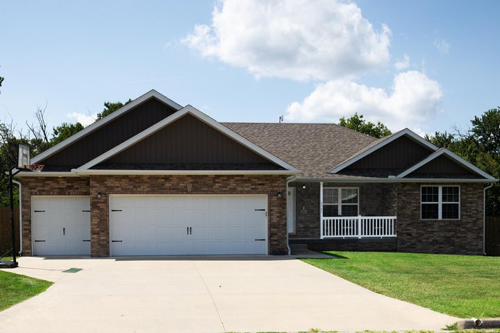 Photo 1 of 30 — 2345 S Mesa Drive, Bolivar, MO 65613