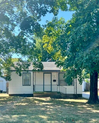 2618 W LINCOLN ST, SPRINGFIELD, MO 65806 - Image 0b701d69a7a8321711a51d9bbd96843f/2234769509