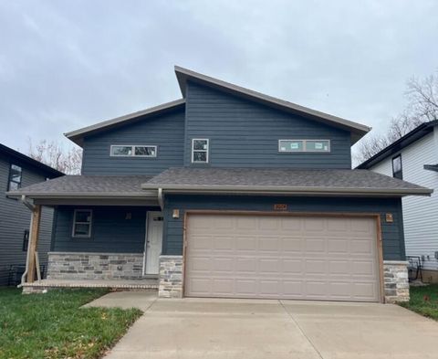 Photo of 2604 N Prospect Avenue, Springfield, MO 65803 (MLS # 60310342)