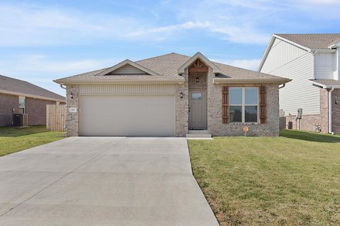 Photo of 207 Molly Dean Drive, Duenweg, MO 64841 (MLS # 60324368)