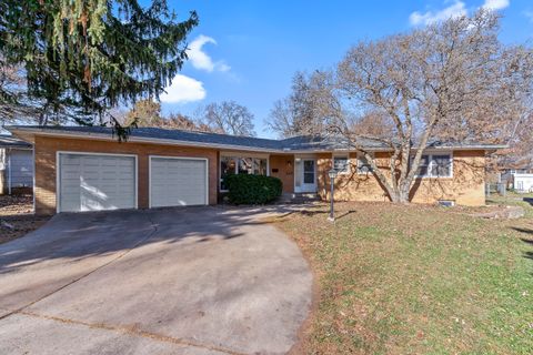 Photo of 933 E Lindberg Street, Springfield, MO 65807 (MLS # 60310886)