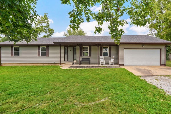 8383 W SUNSET DR, SPRINGFIELD, MO 65802 - Image 0f8e4e58a1fbc7201fbd14e8d9eb5e4d/1391725737