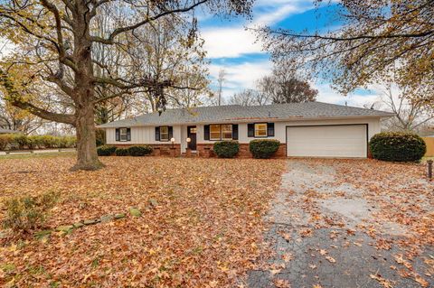 Photo of 701 Hillcrest Avenue, Nixa, MO 65714 (MLS # 60310770)