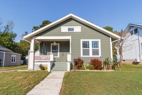 Photo of 532 N Monroe Street, Lebanon, MO 65536 (MLS # 60307238)