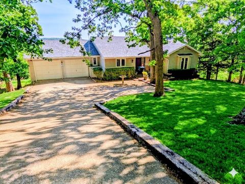 Photo of 46 Acoma Drive, Branson West, MO 65737 (MLS # 60324013)
