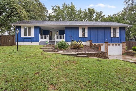 Photo of 2207 E Cardinal, Springfield, MO 65804 (MLS # 60311130)