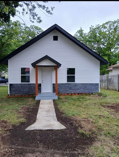 Photo of 624 Patterson Street, Duenweg, MO 64841 (MLS # 60324377)