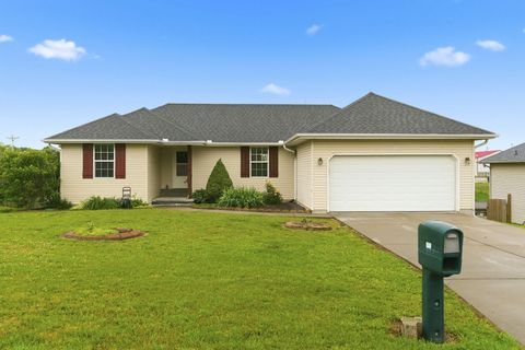 Photo of 312 Cinnamon Court, Sparta, MO 65753 (MLS # 60324588)