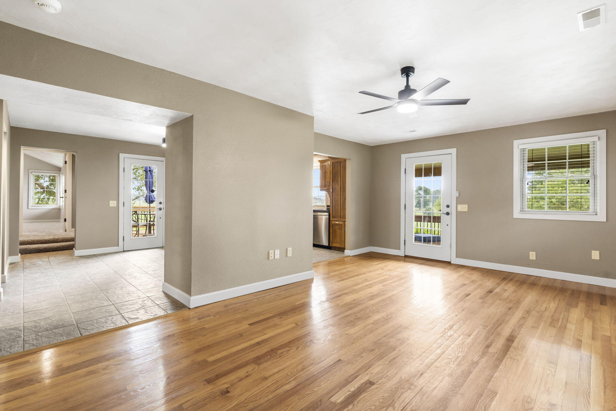 5761 S Farm Road 247