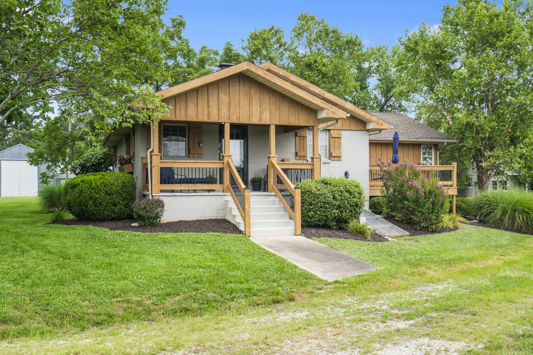 5761 S Farm Road 247
