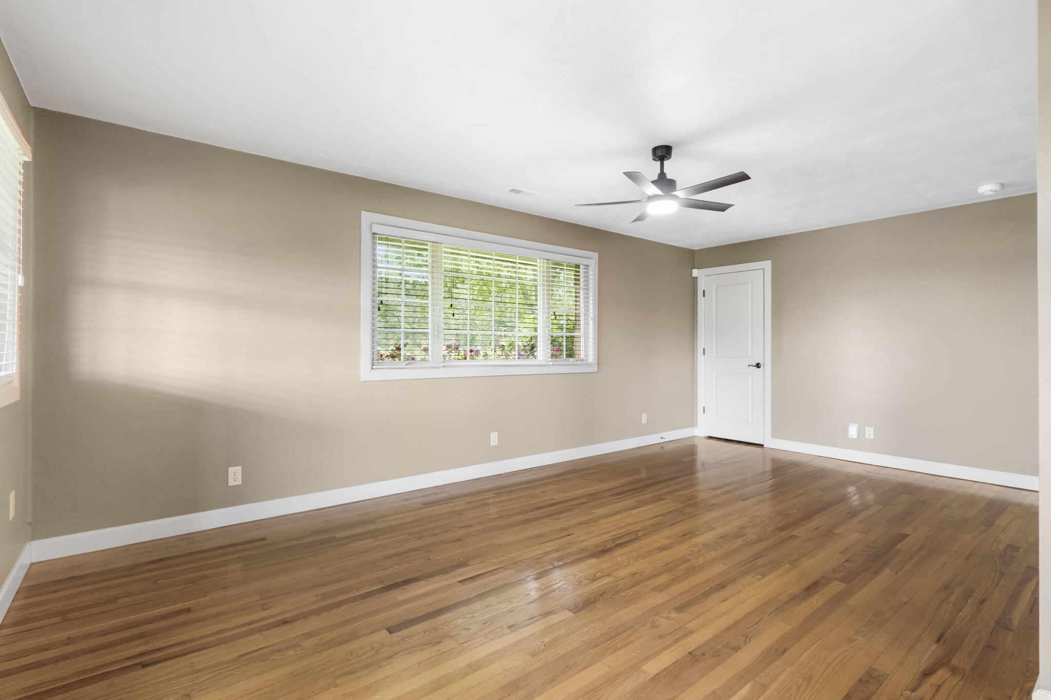 5761 S Farm Road 247