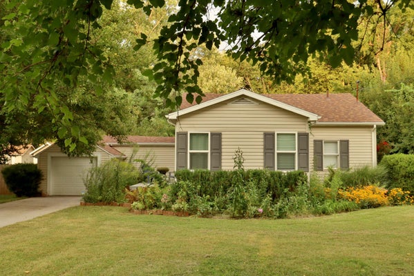 648 S PEACH TREE AVE, SPRINGFIELD, MO 65802 - Image 1605d2a16a403dcf841b9d810c91927e/1634207949