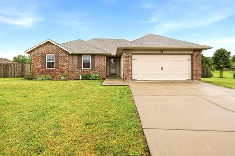 Photo of 276 E Garnet Drive, Republic, MO 65738 (MLS # 60324502)