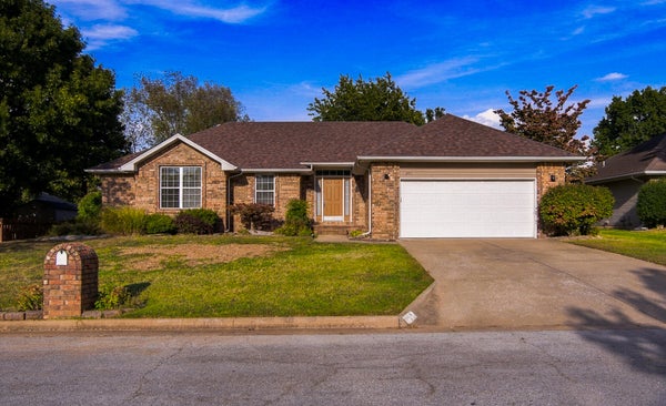 306 S ELLEN ST, NIXA, MO 65714 - Image 187c58f16b83e34e8dc7d959d390c3d2/3296751899