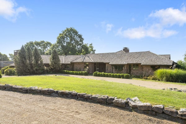 3886 E HAWTHORNE HILL LN, SPRINGFIELD, MO 65809 - Image 18d867aa739c8cba526013ca3a57f3b9/2980354700