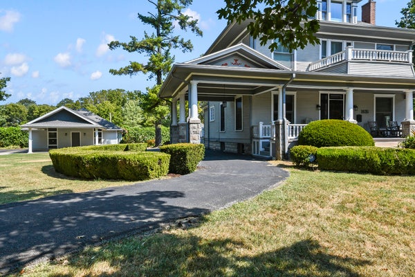1635 E WALNUT ST, SPRINGFIELD, MO 65802 - Image 1a3419d2b4ebaf830fb17cc75f2e1483/946617287