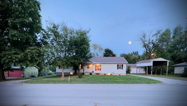 1232 N TUCKER ST, NEVADA, MO 64772 - Image 1ee47c8bb966153f2ce9d5e4936bf26c/1688329349