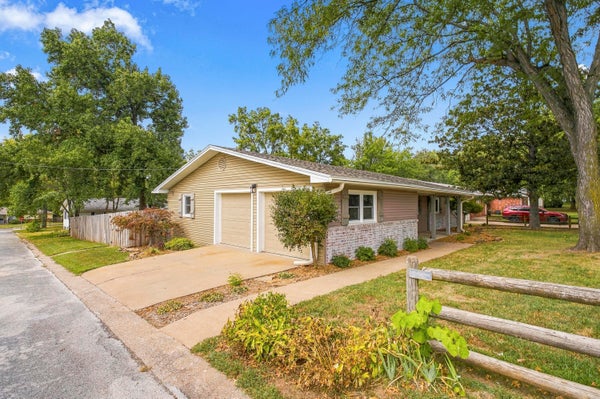 1665 S CATALINA AVE, SPRINGFIELD, MO 65804 - Image 1f7274784e570d3aef63b0bd8fe0fdce/1923384082