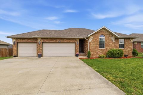 Photo of 1126 S Rome Avenue, Republic, MO 65738 (MLS # 60324513)