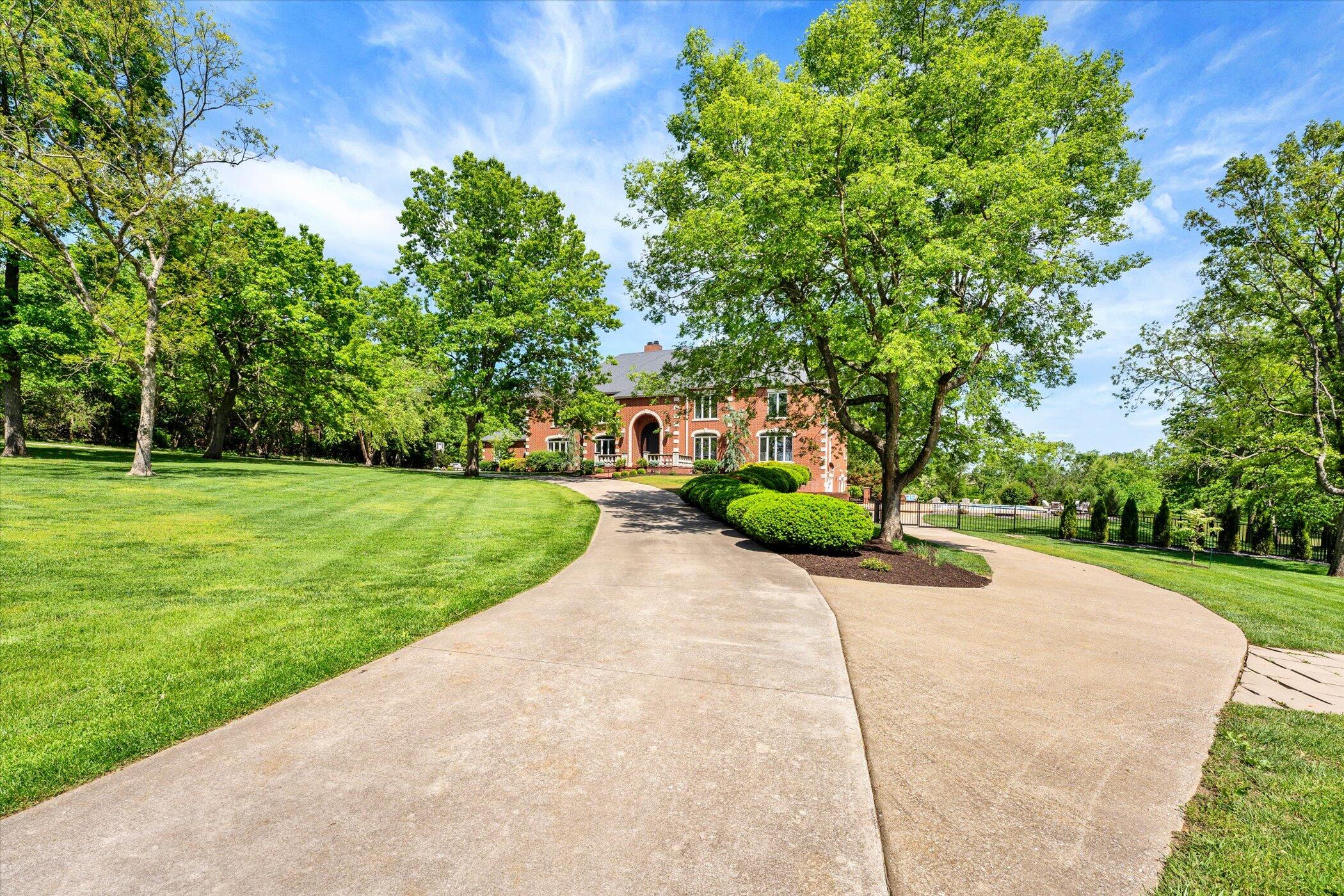1690 S Royal Drive