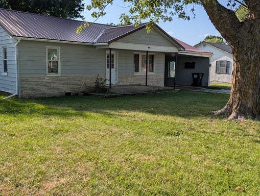 121 N CHARLES ST, SEYMOUR, MO 65746 - Image 210c72075a3e9409819cbebcbea3a726/4169554261