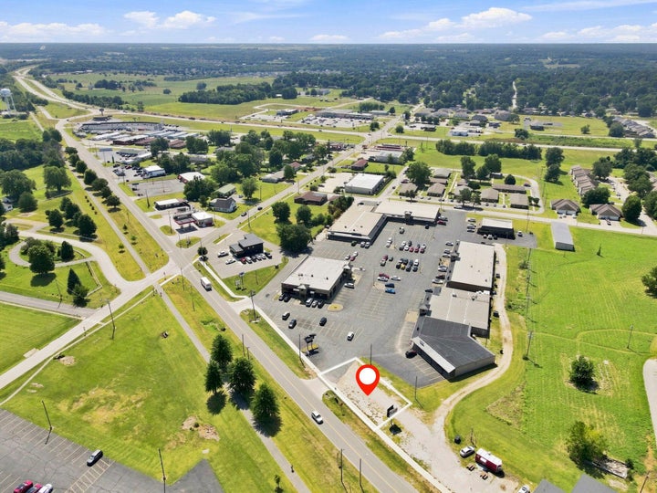 Photo 1 of 16 — 302 E Jackson Street, Willard, MO 65781