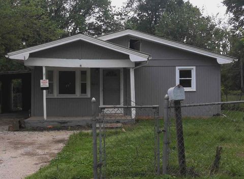 Photo of 3020 W Elm Street, Springfield, MO 65802 (MLS # 60311787)