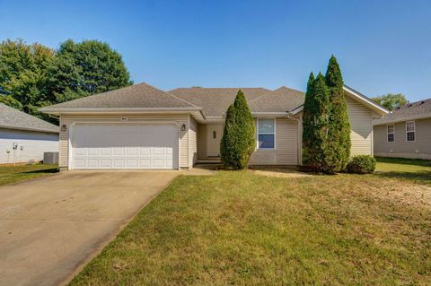 Photo of 1630 S Burks Avenue, Springfield, MO 65807 (MLS # 60307518)