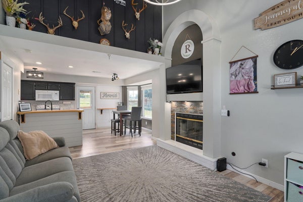 970 W BIRCH ST, NIXA, MO 65714 - Image 266972ba481fe01ae3a3ae532cbe2bf1/1242945209