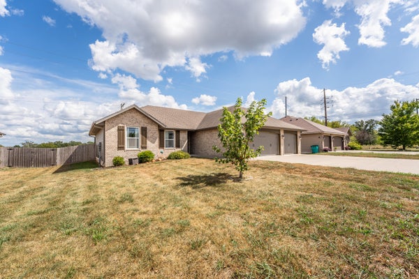 612 N LINCOLN AVE, REPUBLIC, MO 65738 - Image 269b7c0e30c53660938bb487340f77b8/4028291474