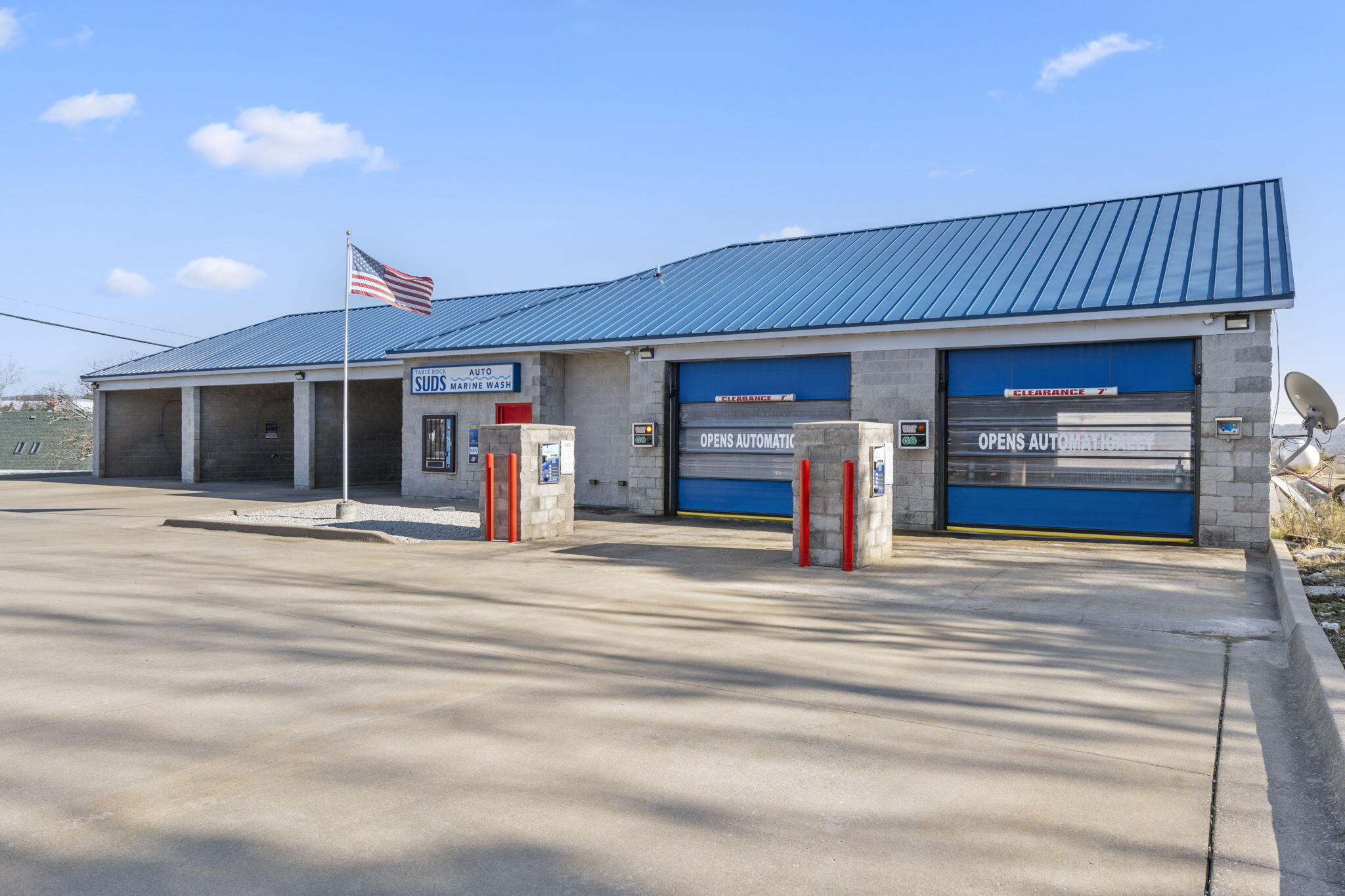 ATTENTION: Investors, Entrepreneurs, Developers, Dreamers - THIS IS YOUR CHANCE!Location, Location, Location! Did we mention location? The intersection of Kimberling Blvd and HWY 13 is calling your name, and here's the once-in-a-lifetime opportunity to own the only car wash in the rapidly growing Kimberling City!&#10004;&#65039; Turnkey Operation&#10004;&#65039; Recent Upgrades - Including Automatic Doors!&#10004;&#65039; Thriving in all weather conditions, no downturns during tough economic times (yes, even COVID)&#10004;&#65039; Massive Potential for Expansion - Nearly 1.5 acres of land ready for future development!Whether you're looking to expand this business or diversify into new revenue streams, the possibilities are endless. Imagine what you could achieve with a prime location like this and room to grow. This is the moment to make 2025 your year of growth and success.Don't miss out on owning the only car wash in town!Owner Financing Available with a qualified buyer - make your dreams a reality today!Let's turn this golden opportunity into your next big venture!