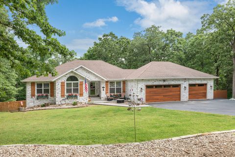Photo of 158 Spring Lane, Branson, MO 65616 (MLS # 60324563)