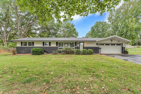 Photo of 630 W Swan Street, Springfield, MO 65807 (MLS # 60307538)